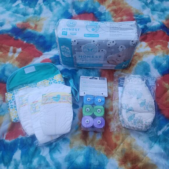 Newborn Diaper Bundle – Honest Co 32ct + Arm & Hammer Munchkin Refills + Extras! - Picture 2 of 2